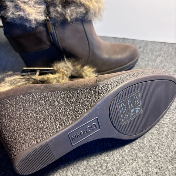 Nine West ankle boots, Fur trim. Size 9, Dark Chocolate Brown. New, Never used. - Picture 6 of 7